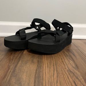 TEVA Flatform Universal Sandals